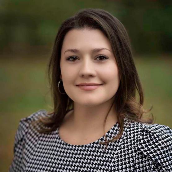 emma warner headshot